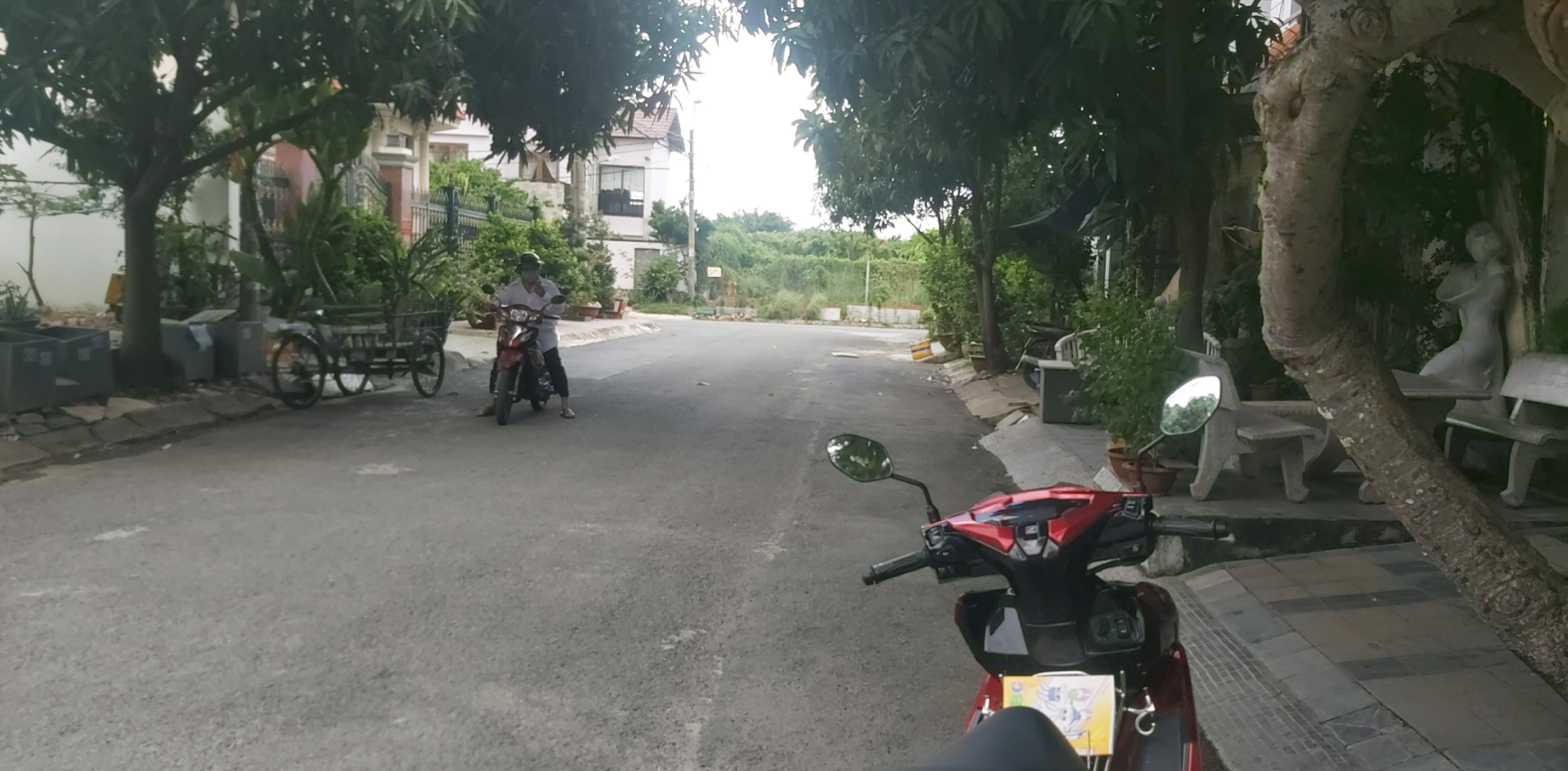 Cần bán gấp nhà đường Nguyễn Oanh, Gò Vấp, Dt 100m2, 6PN, 1hầm, hẻm 8m