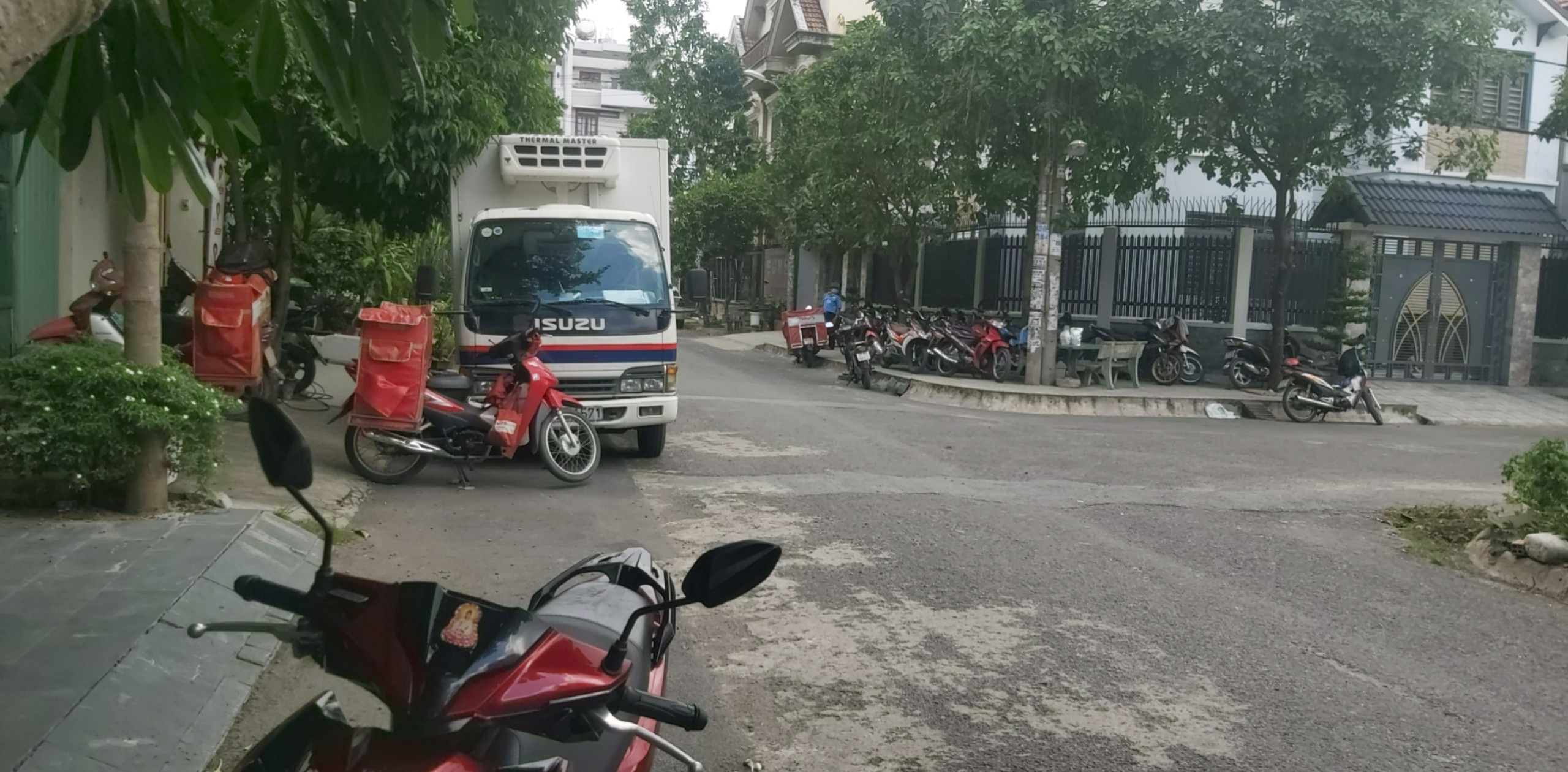 Cần bán gấp nhà đường Nguyễn Oanh, Gò Vấp, Dt 100m2, 6PN, 1hầm, hẻm 8m