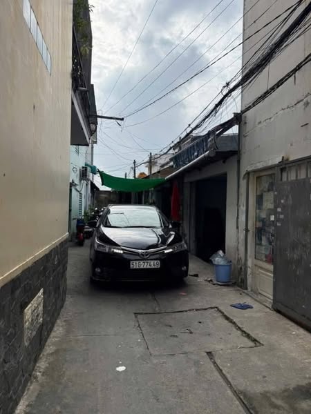 BÁN NHÀ CẤP 4 TIỆN XÂY MỚI, 70m²