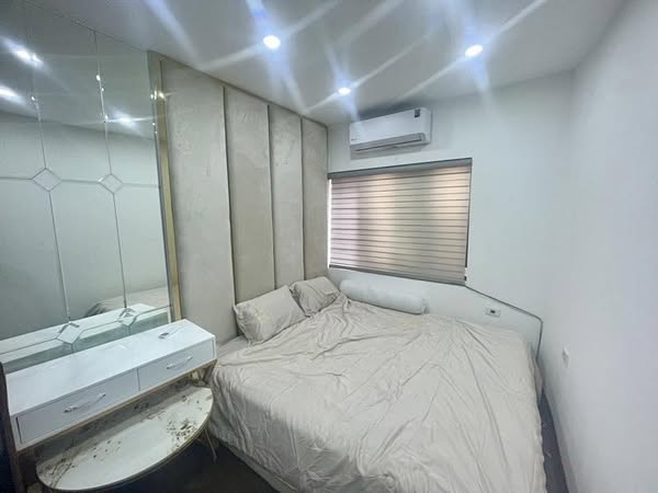 Trục chính quận Đống Đa, nhà xây kcbtcc 5 Tầng