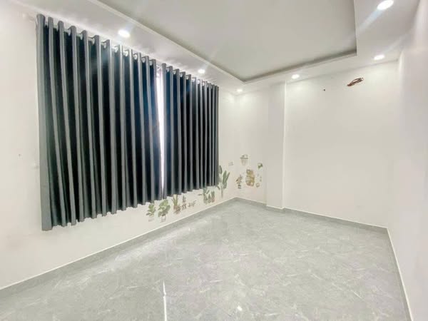 Nh,à mới 3 tầng, ngay văn cao, Nguyễn sơn, Lê sao.