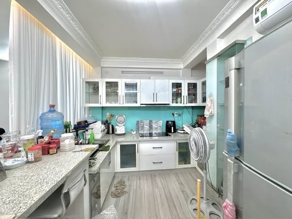 SÁT MẶT TIỀN HUỲNH VĂN BÁNH Q PN