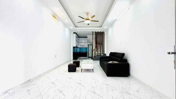 khu vực sầm uất n.h.ấ.t nhì Long Biên