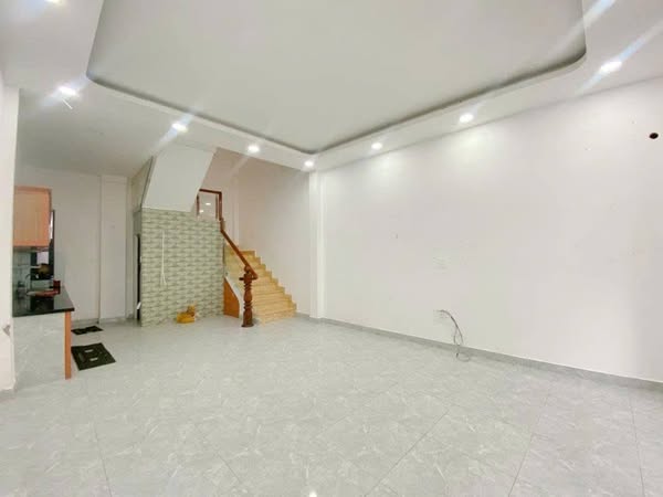 Nh,à mới 3 tầng, ngay văn cao, Nguyễn sơn, Lê sao.