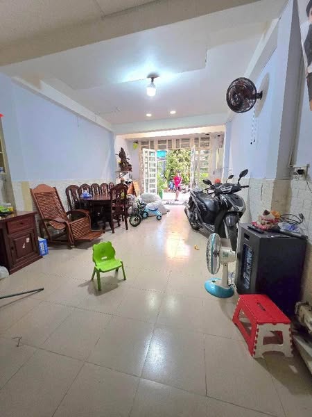 LÊ VĂN QUỚI – HẺM OTO ĐỔ CỬA – LỀ ĐƯỜNG 2M