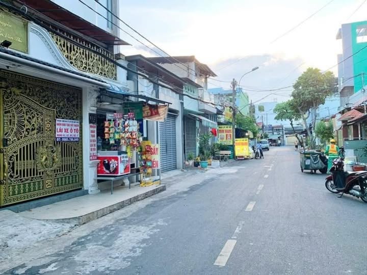 BÁN NHÀ MẶT TIỀN CHỢ CÂY KEO, TÂN PHÚ – 8 PHÒNG CHO THUÊ – DOANH THU VƯỢT TRỘI!