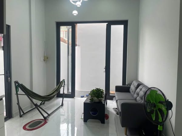 Gần Lũy Bán Bích, Trương Vĩnh Ký