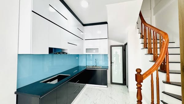 khu vực sầm uất n.h.ấ.t nhì Long Biên