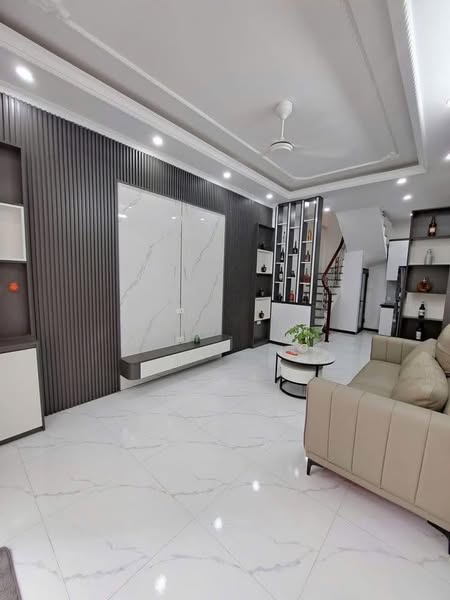 NHÀ MỚI ĐẸP – GẦN Ô TÔ – TIỆN ÍCH NGẬP TRÀN