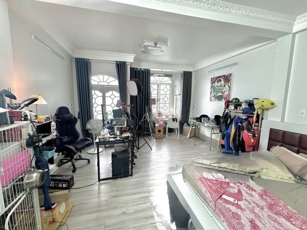 SÁT MẶT TIỀN HUỲNH VĂN BÁNH Q PN