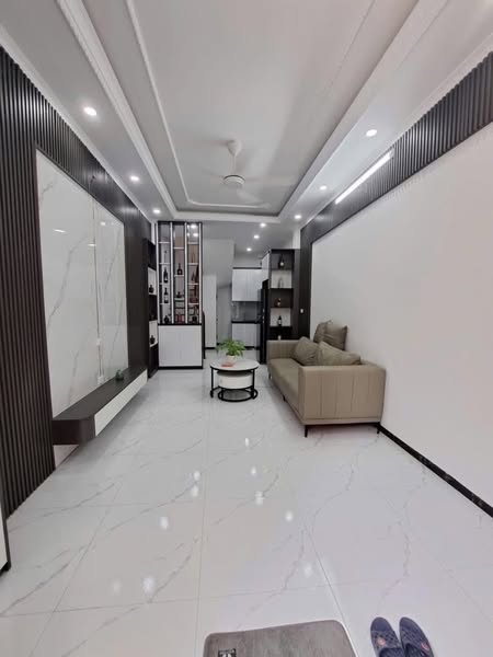 NHÀ MỚI ĐẸP – GẦN Ô TÔ – TIỆN ÍCH NGẬP TRÀN
