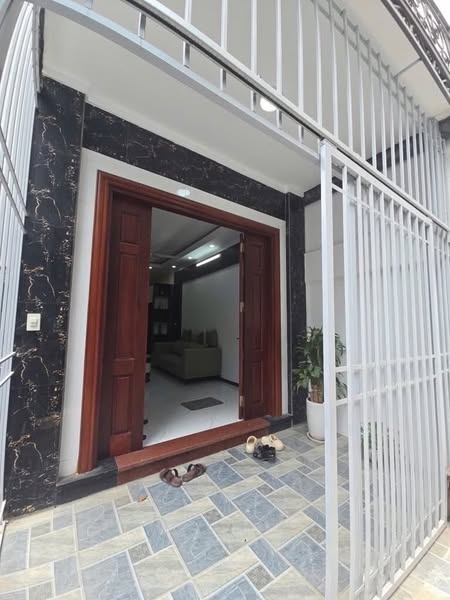 NHÀ MỚI ĐẸP – GẦN Ô TÔ – TIỆN ÍCH NGẬP TRÀN