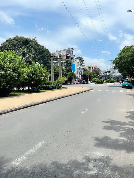 hẻm xe hơi đường Nguyễn Thế Truyện, p. Tân Sơn Nhì