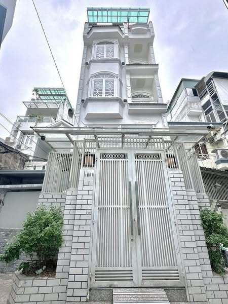 SÁT MẶT TIỀN HUỲNH VĂN BÁNH Q PN