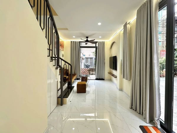 𝕋ℝẦℕ 𝕍Ăℕ Đ𝔸ℕ𝔾, ℚ.𝟛 – 🏠 𝟚 𝕋Ầℕ𝔾 ℂĂℕ 𝔾Óℂ