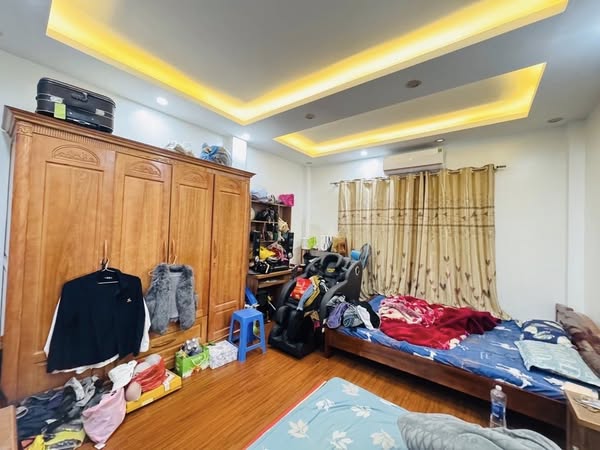 NHÀ MỚI – MẶT TIỀN 4M – 5TẦNG -OTO ĐỖ CỬA – NGÕ THÔNG – 30M RA MẶT PHỐ TAM TRINH – HOÀNG MAI