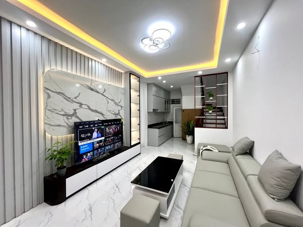 TRẦN QUỐC VƯỢNG (CẦU GIẤY) 35m2 5 TẦNG x 5 TẦNG 3 NGỦ