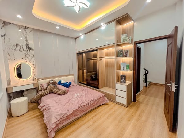 Vị trí : Bạch Mai – Thanh Nhàn , Minh Khai , hồ Gươm