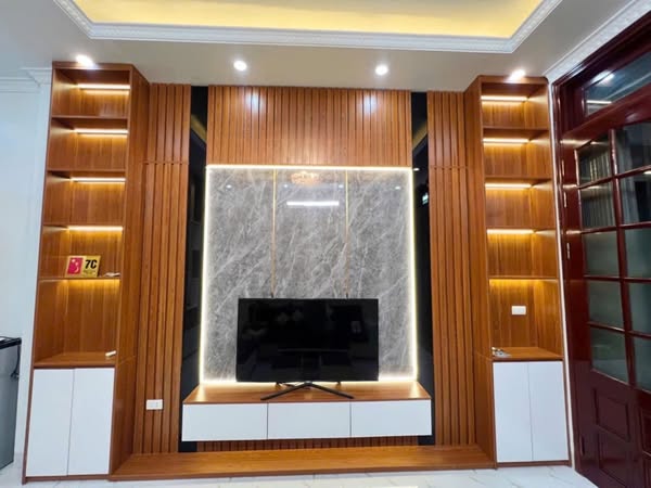 Nhà gần Hồ Tây lộng gió