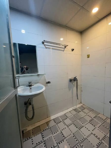 HOÀNG LIỆT- HOÀNG MAI- 1 NHÀ RA Ô TÔ TRÁNH