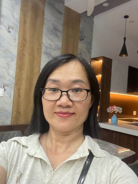 Bạn này chắc cũng sắp bay rồi đó, nhưng còn hàng vẫn vác đi tìm duyên ạ!