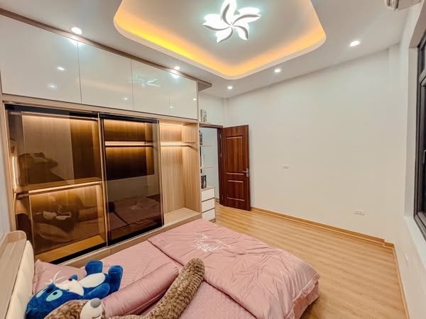 Vị trí : Bạch Mai – Thanh Nhàn , Minh Khai , hồ Gươm