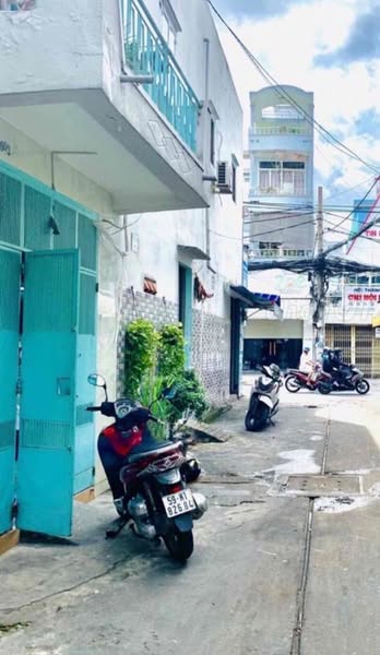 10x/ xx Lạc Long Quân, Phường 3 quận 11.
