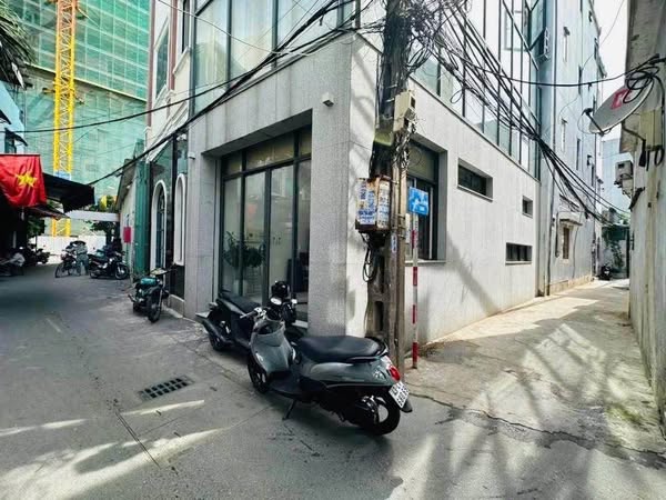 Nhà 3 Tầng 3 Mê Kiệt chuẩn 2m5 sạch sẽ Cách Đường chính Võ Văn Tần