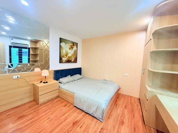 + SĐCC, 2 ngủ, gần phố, tặng nội thất