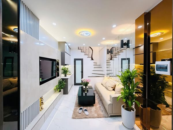 🏠 BÁN NHÀ ĐẸP – Ô TÔ ĐỖ CỬA – GIÁ CHỈ HƠN 5 TỶ