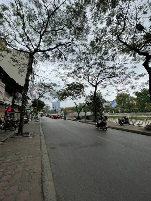 Mặt Phố Cầu giấy-Nguyễn Khang-72/82m