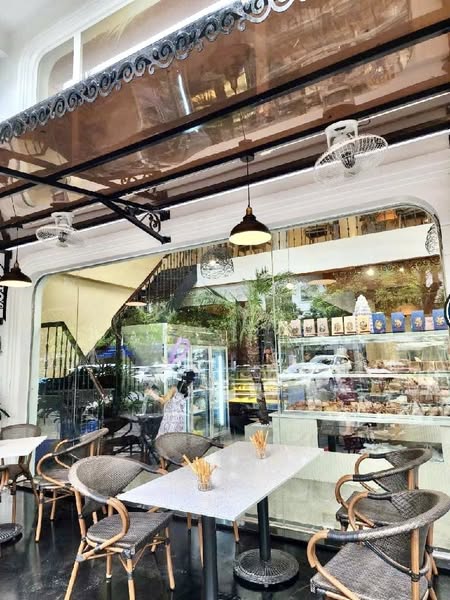 LÔ GÓC VIP – 2 MẶT Ô TÔ TRÁN