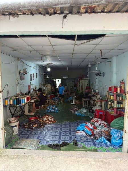 BÁN NHÀ CẤP 4 TIỆN XÂY MỚI, 70m²