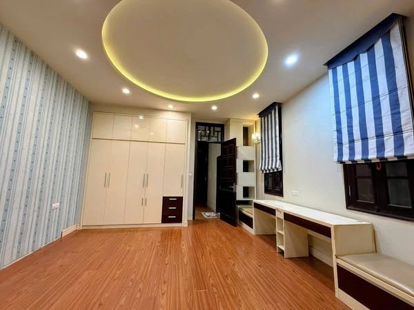 BÁN NHÀ CẦU GIẤY ĐƯỜNG Ô TÔ TRÁNH, Ô TÔ VÀO NHÀ