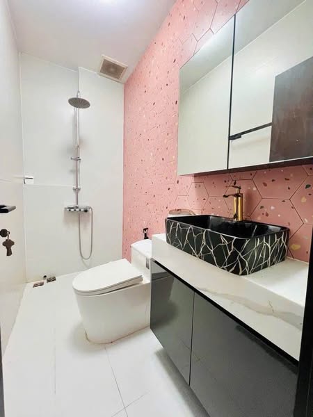 Bán nhà mặt tiền đường 16m Chỉ 12 Tỷ Tân Phú .