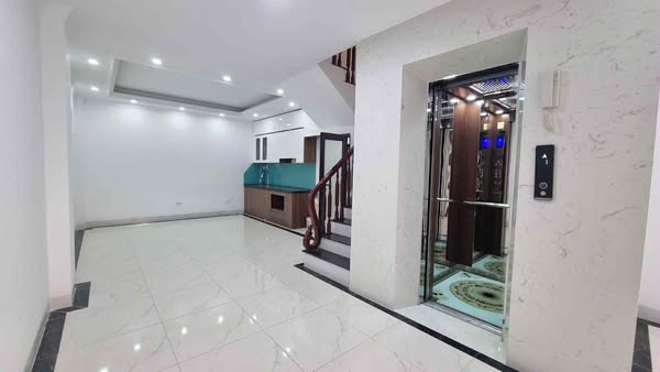 Lạc Long Quân thông Võ Chí Công DT 60m2