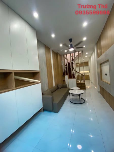 NHÀ 4 TẦNG, NGÕ NÔNG. Ô TÔ ĐỖ TRÁNH 20m. TRUNG TÂM YÊN NGHĨA