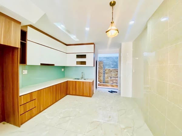 Đường 12m – DT: 4×15 (60m2) – Nhà Đúc 3 Tầng – Cạnh Lê Trọng Tấn – chỉ 5,x ty