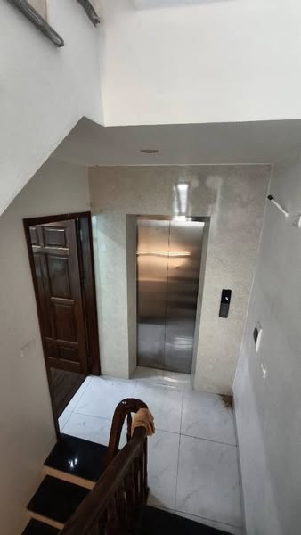 SIÊU PHẨM TÂY HỒ-6 TẦNG THANG MÁY-PHÒNG RỘNG NHƯ HỘI TRƯỜNG