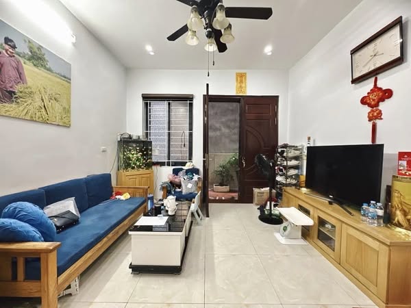 B.ÁN NHÀ TRUNG TÂM QUẬN CẦU GIẤY, TRẦN CUNG
