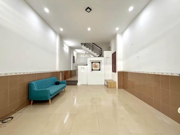 – Diện tích đất : 61,4 m2 ngang 4,55m