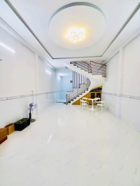 Hạ 120Tr – Nhà Đúc 2 Tầng – Cạnh Tô Hiệu – hẻm ô tô