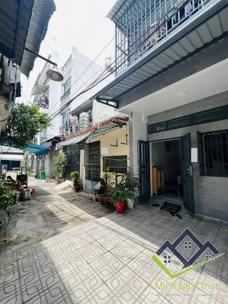 CHỈ 3,7 TỶ NHÀ 40M2 CÓ SÂN ĐỖ ÔTÔ