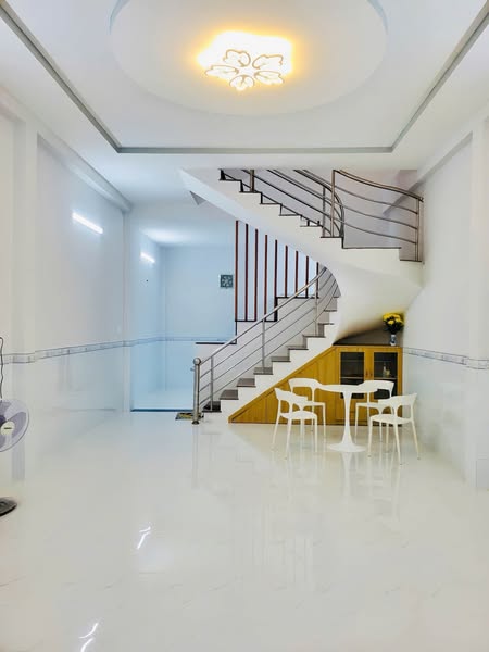 Hạ 120Tr – Nhà Đúc 2 Tầng – Cạnh Tô Hiệu – hẻm ô tô