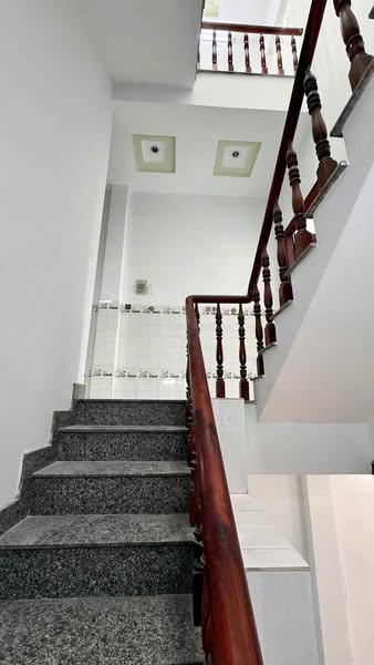 Siêu phẩm Bình Tân – 4 x 15m – ba tầng – 4pn, 4wc hai mặt tiền