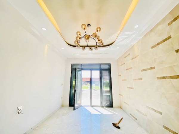 Đường 12m – DT: 4×15 (60m2) – Nhà Đúc 3 Tầng – Cạnh Lê Trọng Tấn – chỉ 5,x ty