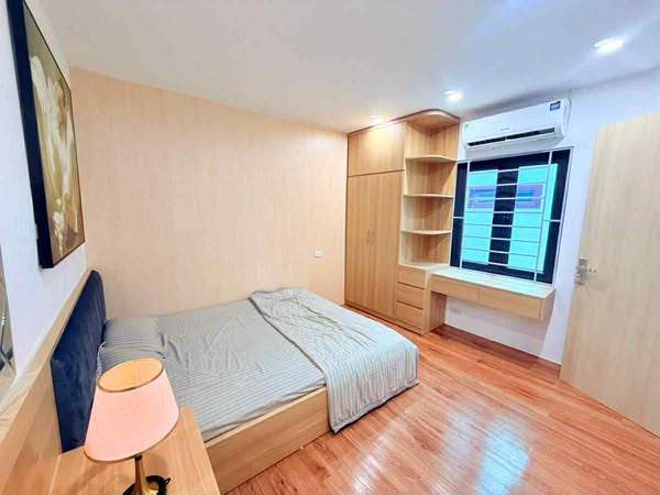 + SĐCC, 2 ngủ, gần phố, tặng nội thất