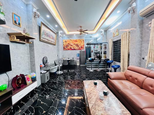 NHỈNH 11TY PHÂN LÔ TÂY HỒ 37M2
