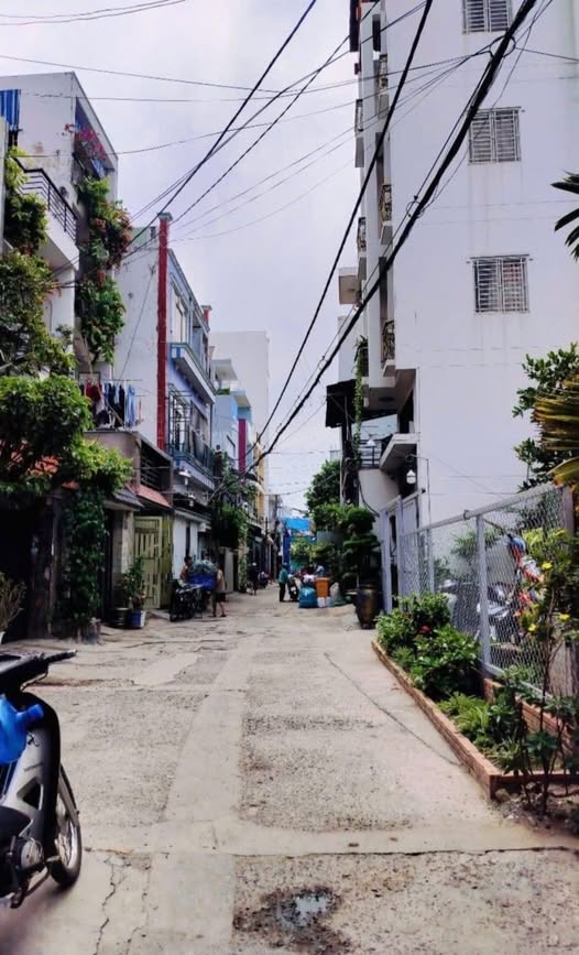 HXH ngay MT Nguyễn Phúc Chu