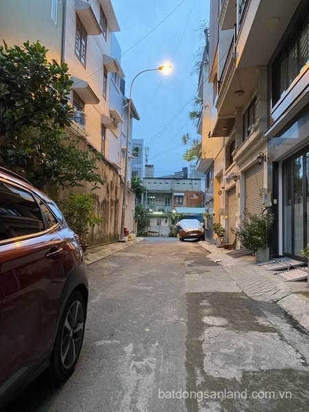 🏡 BÌNH THẠNH HẺM NGUYỄN VĂN ĐẬU 46M² – 5PN – HẺM XE HƠI TRÁNH – 9.5 TỶ BT1192 • Vị trí: Trung tâm Phường 11, Bình Thạnh. Gần mặt tiền Nguyễn Văn Đậu chỉ 50m, khu vực sầm uất, tiện ích đầy đủ.